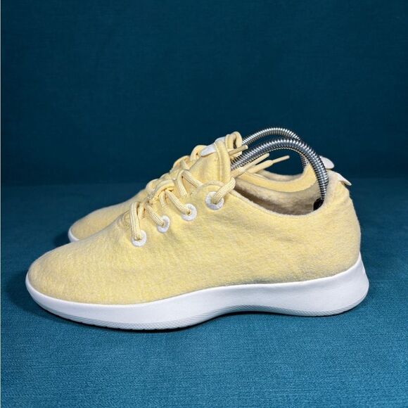 Size 9 - Women’s Allbirds Wool Runner yellow shoes - Picture 1 of 9